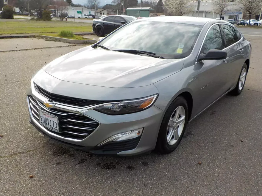 2023 Chevrolet Malibu LS photo 1