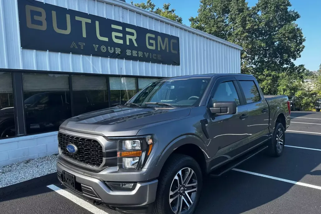 2023 Ford F-150 XL photo 1
