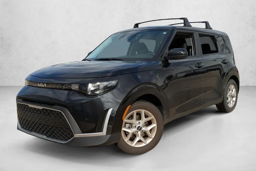 2023 Kia Soul LX photo 1