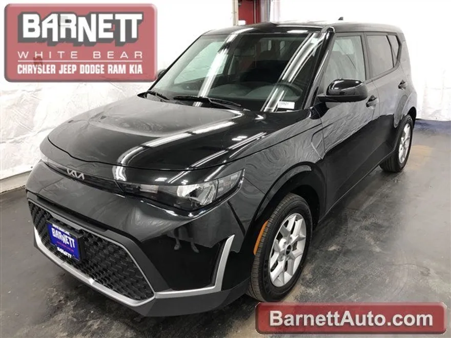 2024 Kia Soul LX photo 1