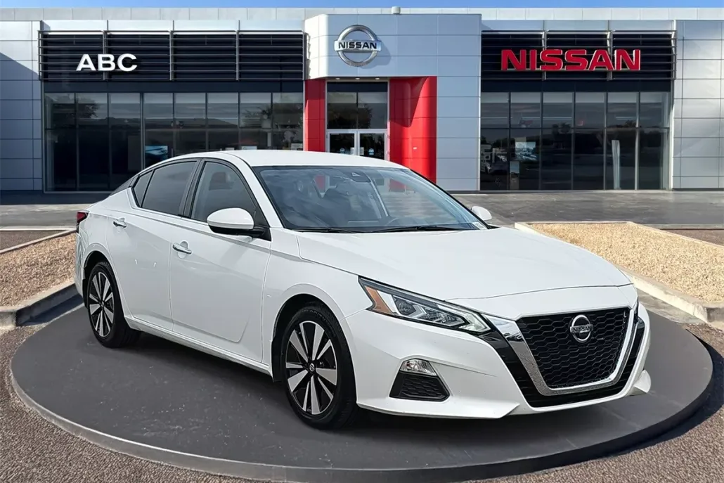 2022 Nissan Altima 2.5 SV photo 1