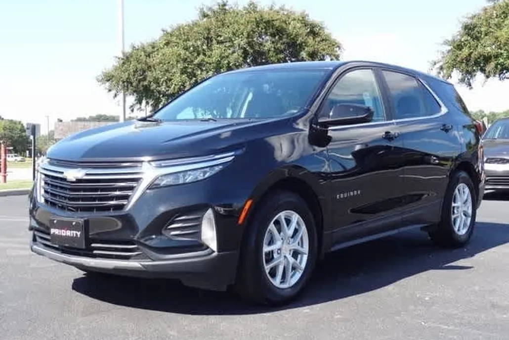 2023 Chevrolet Equinox LT photo 1