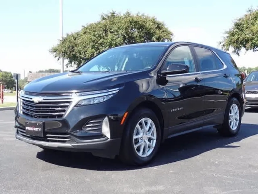 2023 Chevrolet Equinox LT photo 1