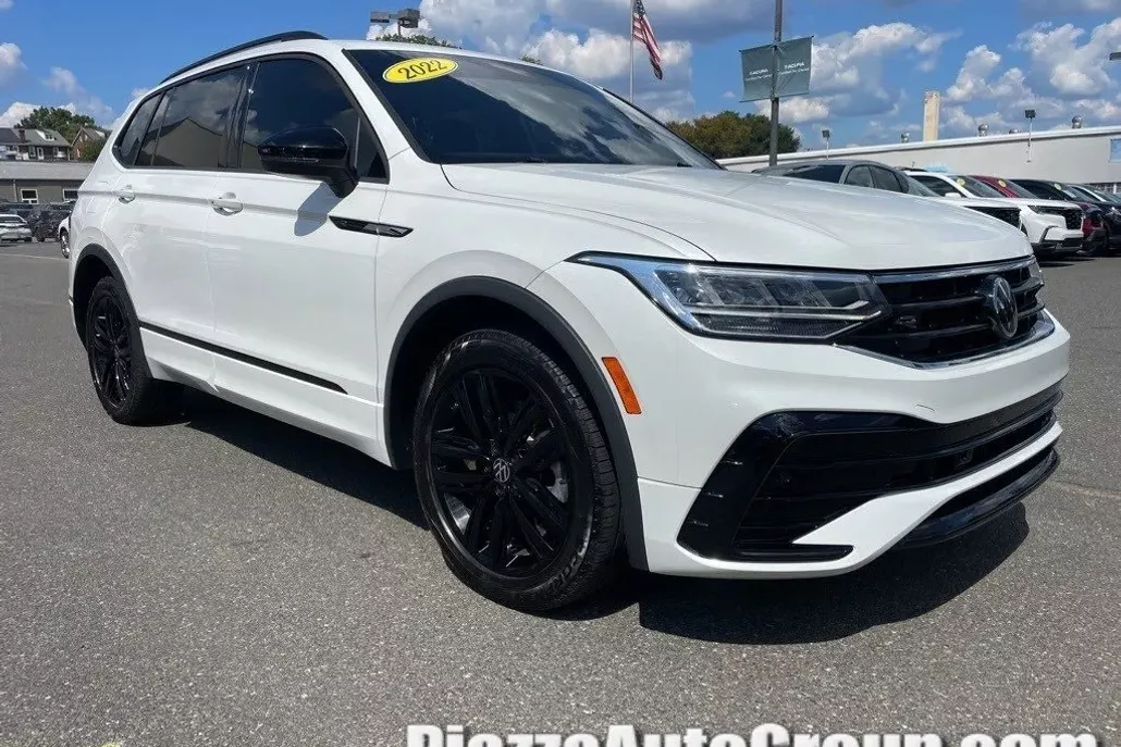 2022 Volkswagen Tiguan SE R-Line Black photo 1