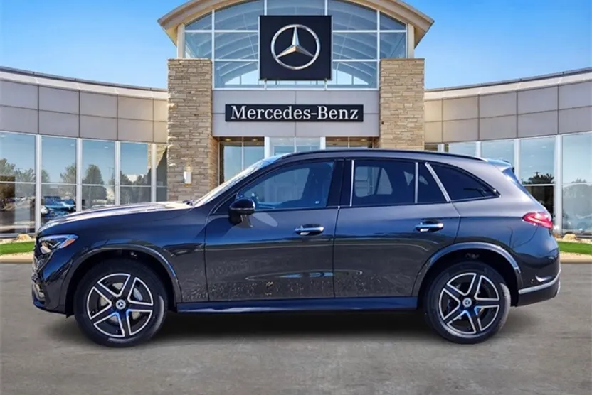 2026 Mercedes Benz GLC 300 4MATIC photo 1
