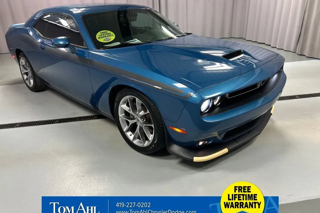 2022 Dodge Challenger GT photo 1
