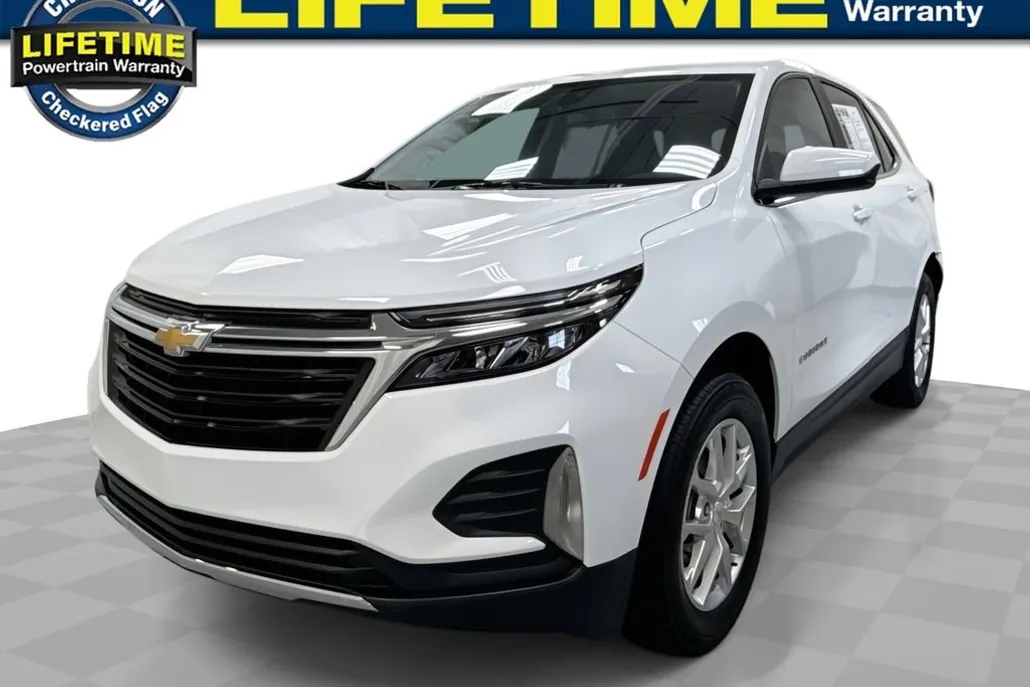 2023 Chevrolet Equinox LT photo 1