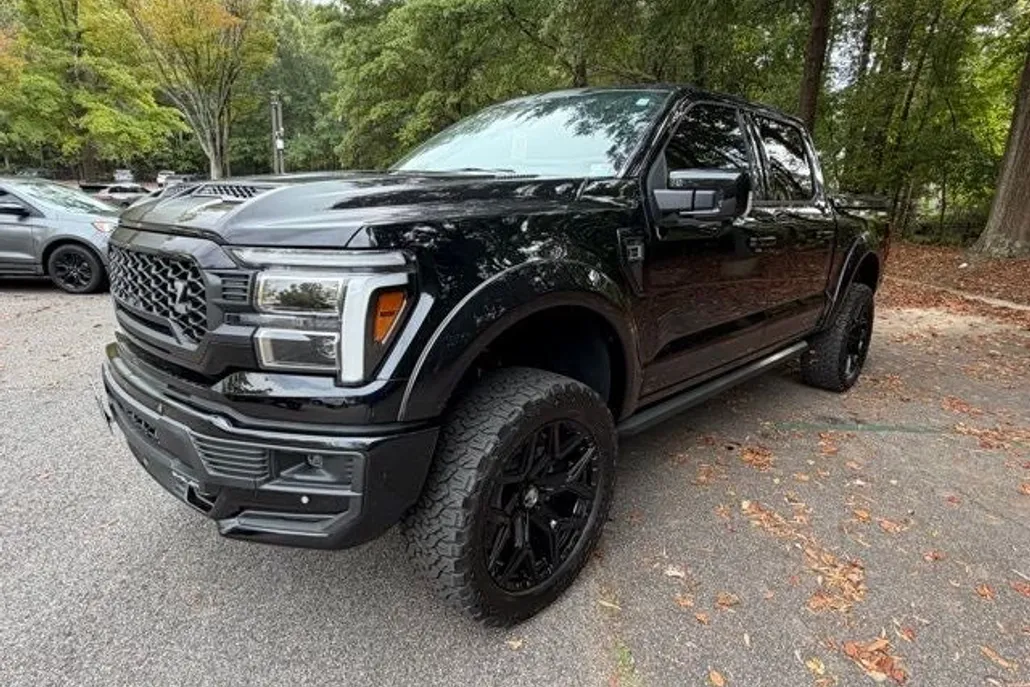 2025 Ford F-150 Lariat photo 1