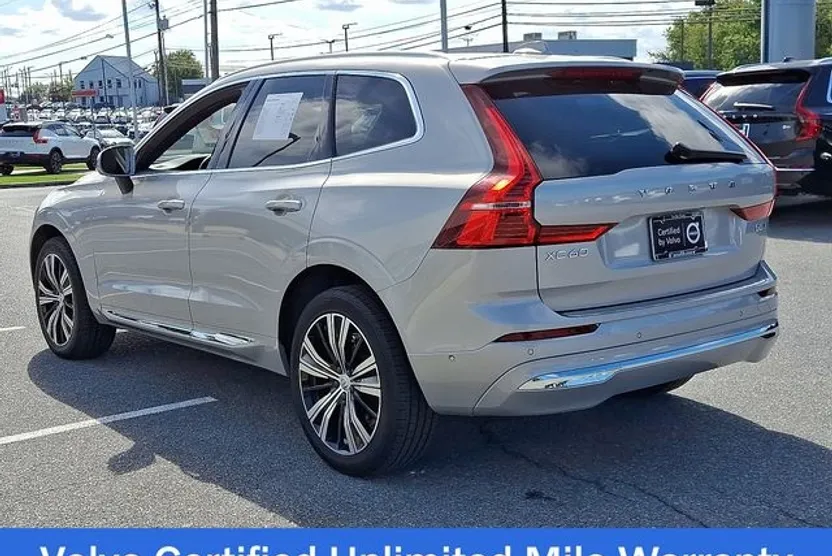 2022 Volvo XC60 Inscription photo 1