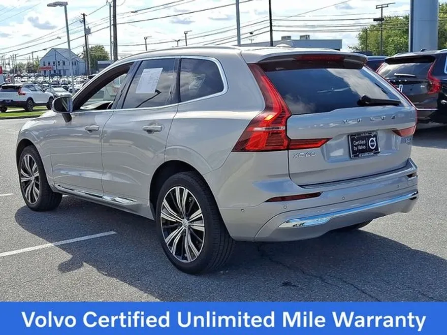2022 Volvo XC60 Inscription photo 1