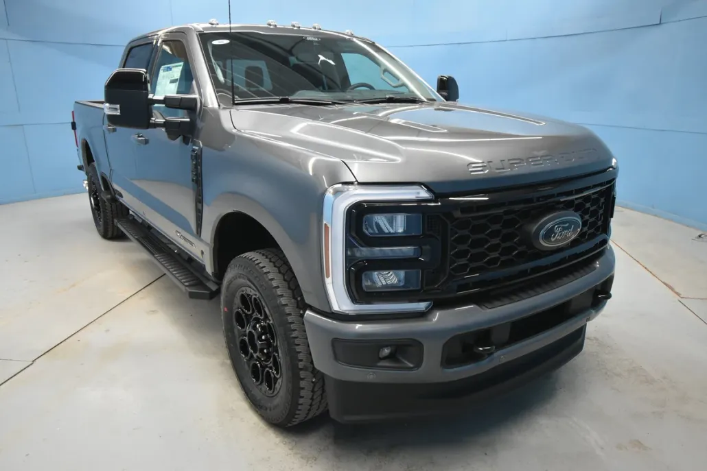 2025 Ford F-350 Lariat photo 1