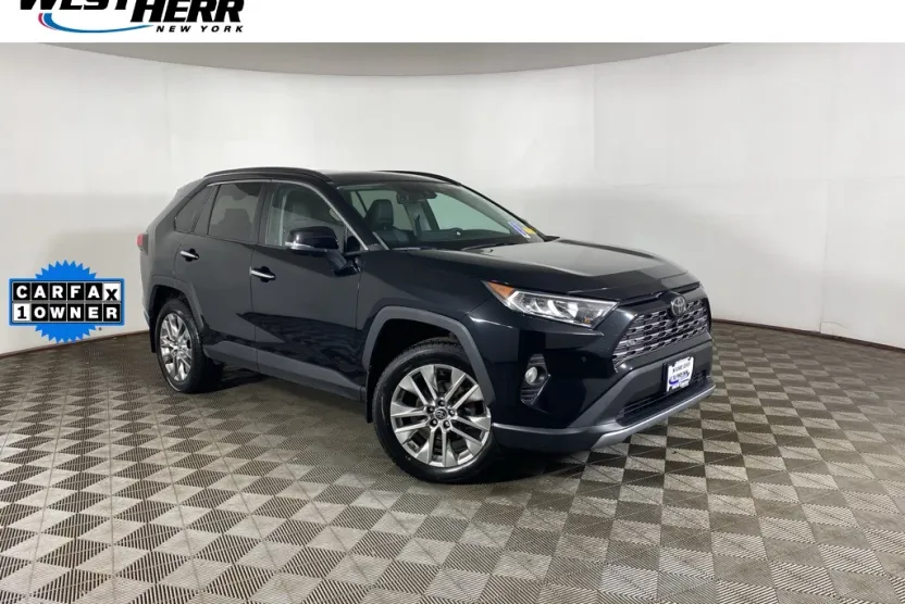 2019 Toyota RAV4 Limited photo 1