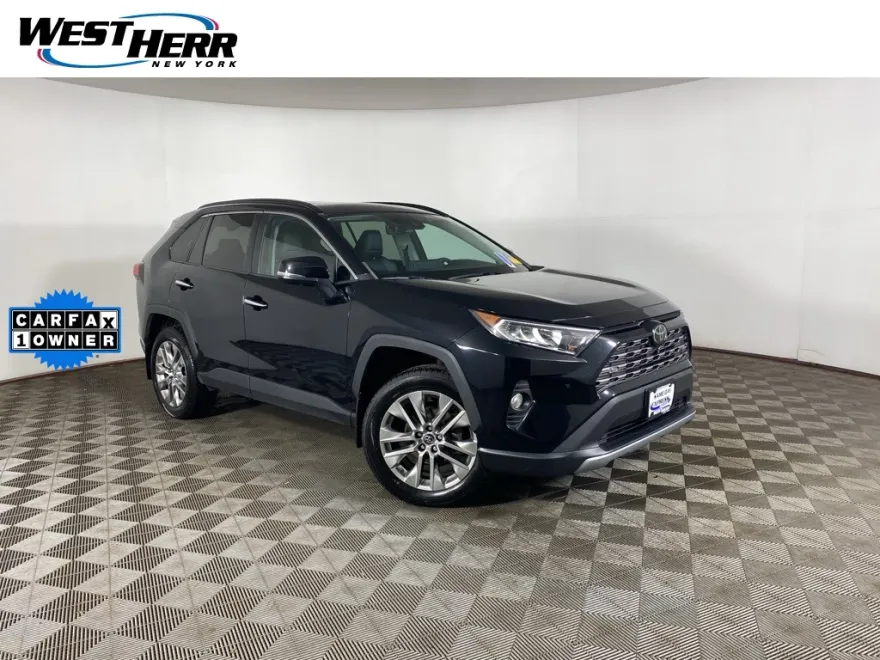 2019 Toyota RAV4 Limited photo 1