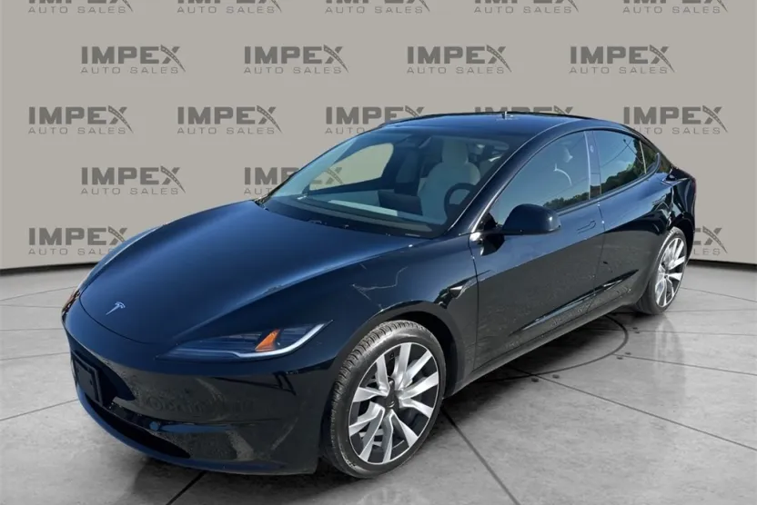 2024 Tesla Model 3 photo 1