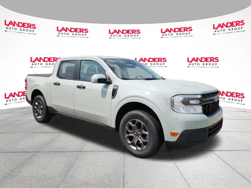 2022 Ford Maverick XLT photo 1