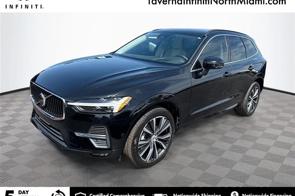 2022 Volvo XC60 B5 Momentum photo 1