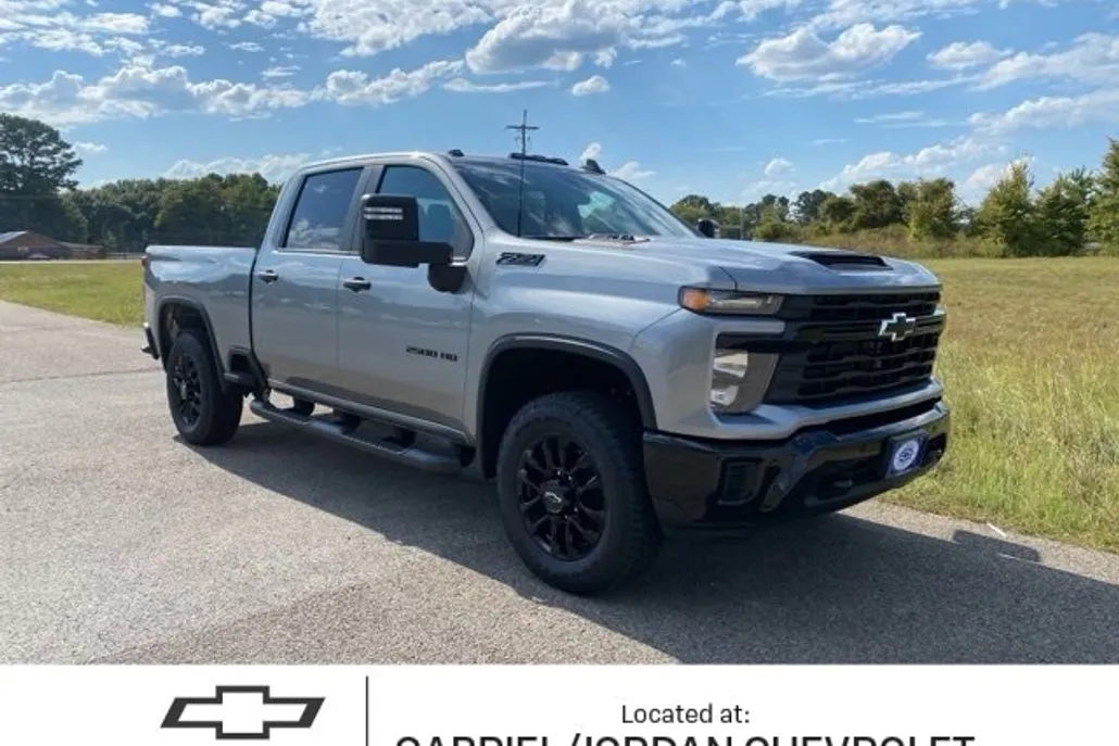 2025 Chevrolet Silverado 2500HD Custom photo 1