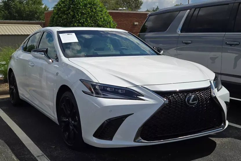 2024 Lexus ES F SPORT Handling photo 1