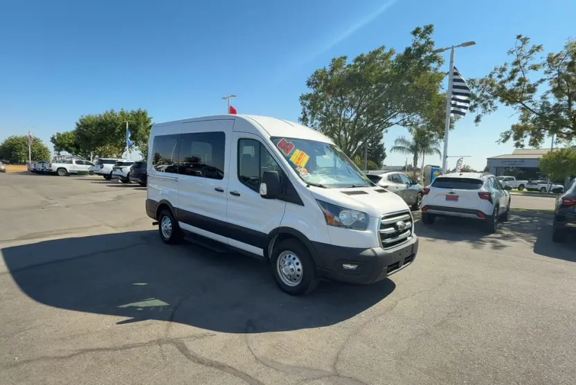 2020 Ford Transit Passenger XL photo 1