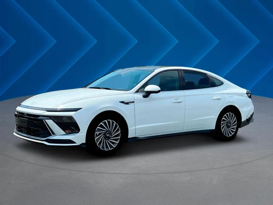 2025 Hyundai Sonata Hybrid Limited photo 1