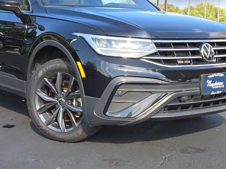 2023 Volkswagen Tiguan SE photo 1