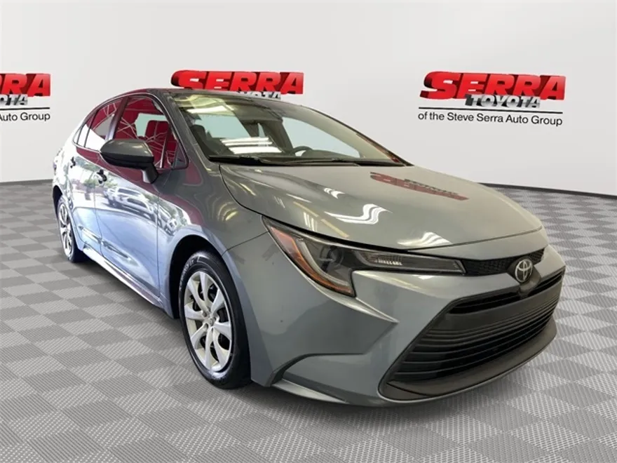2024 Toyota Corolla LE photo 1