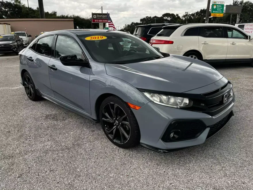 2019 Honda Civic Sport photo 2