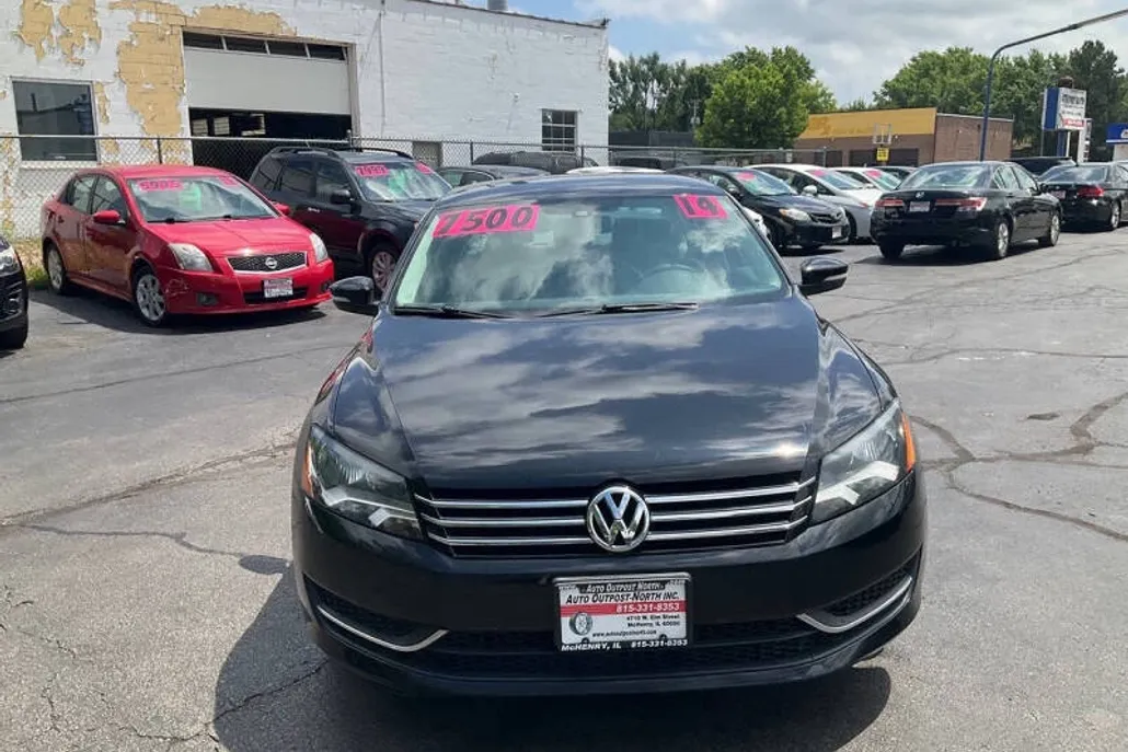 2014 Volkswagen Passat S photo 1