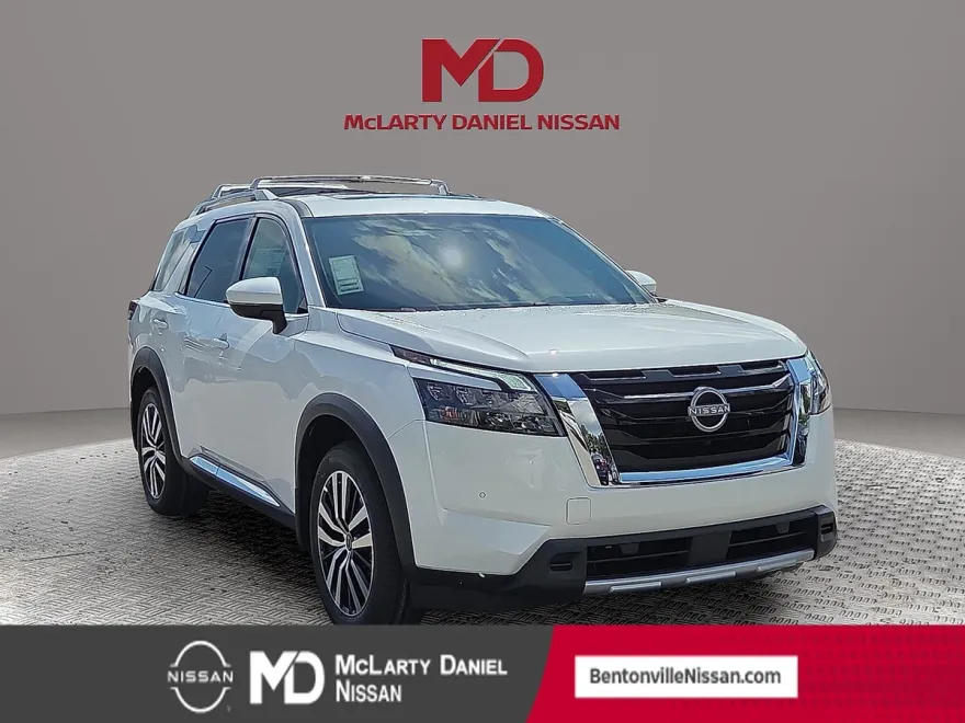 2025 Nissan Pathfinder Platinum photo 1
