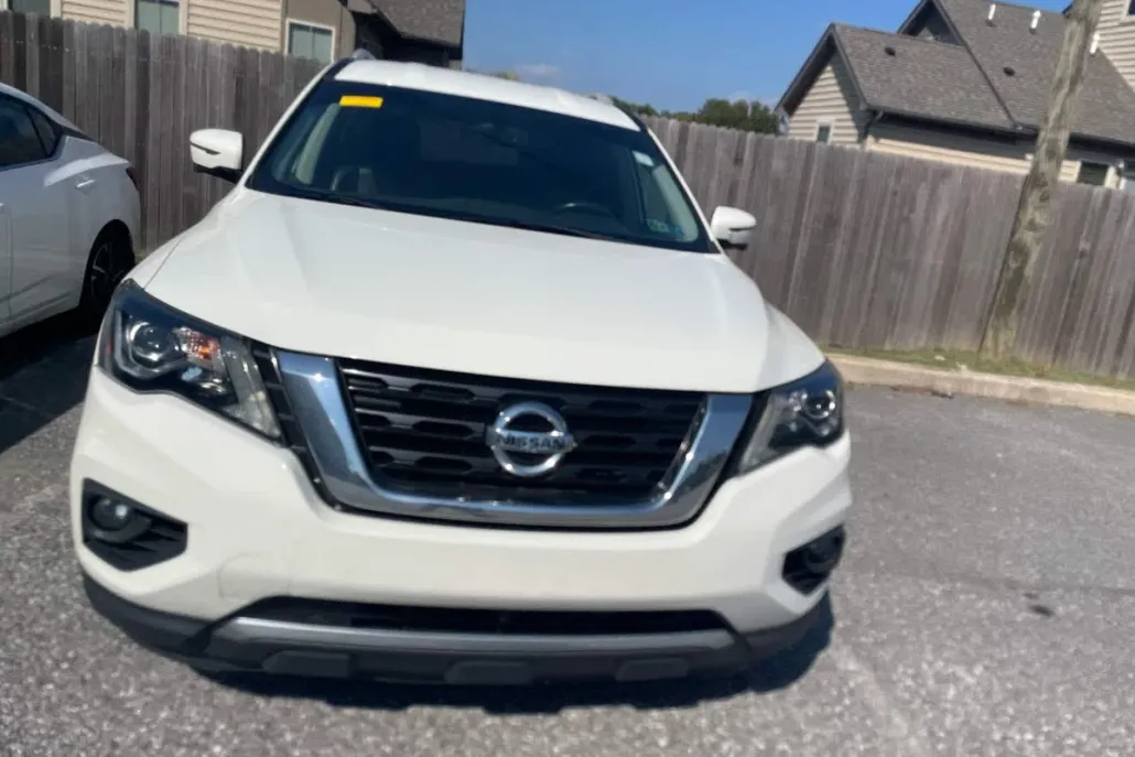 2020 Nissan Pathfinder SL 4x4 photo 1
