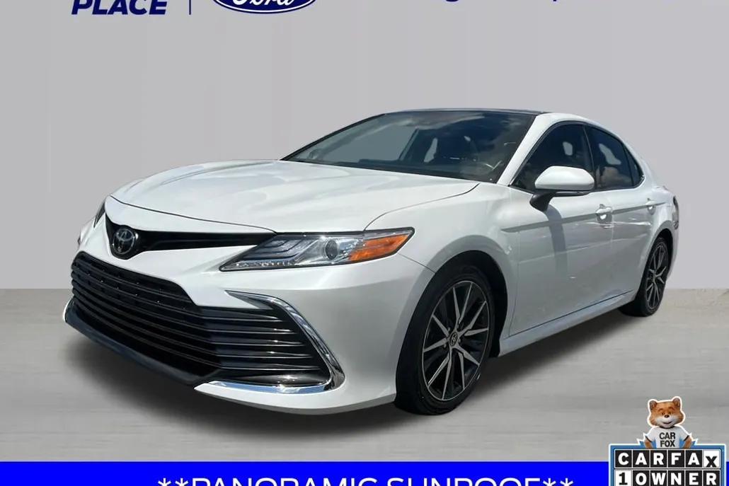 2024 Toyota Camry XLE photo 1