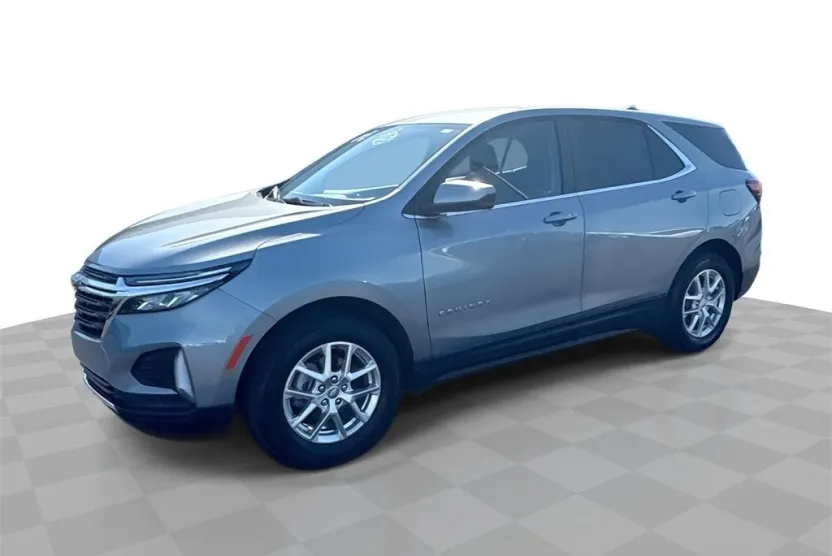 2024 Chevrolet Equinox LT photo 1