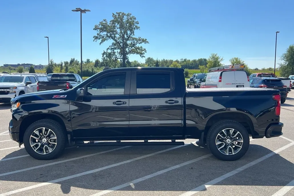 2022 Chevrolet Silverado 1500 RST photo 1