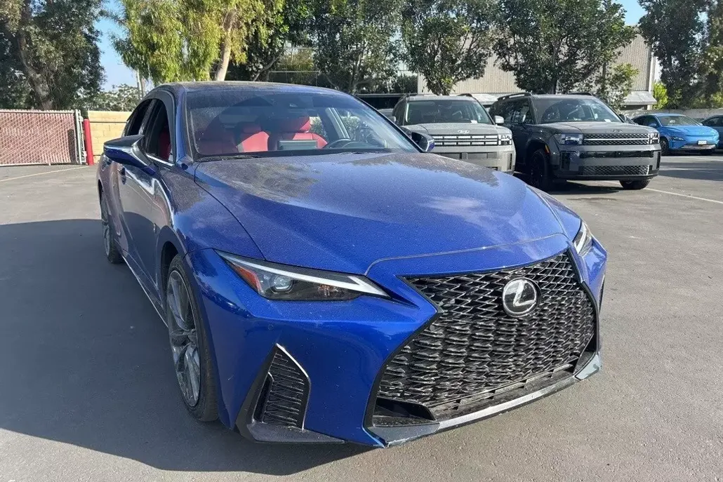 2023 Lexus IS F SPORT photo 1