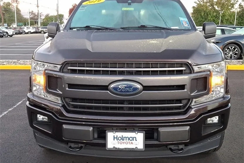 2019 Ford F-150 XLT photo 1