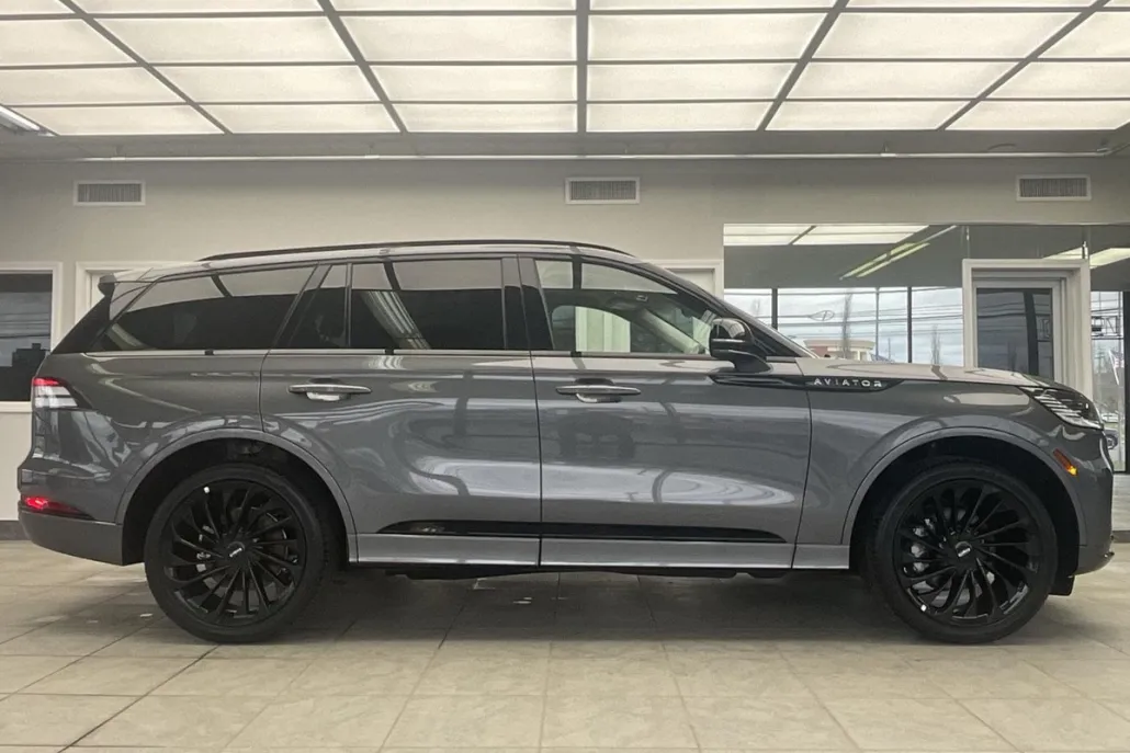 2025 Lincoln Aviator Reserve photo 1