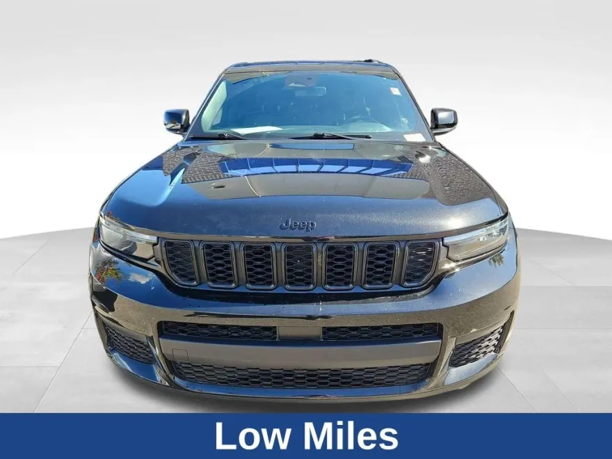 2024 Jeep Grand Cherokee Altitude photo 1