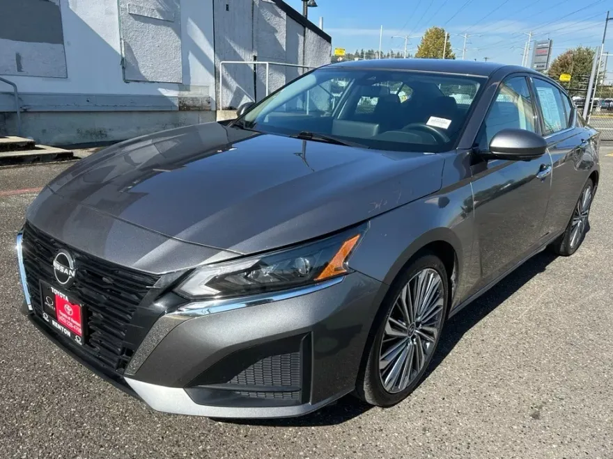 2023 Nissan Altima 2.5 SL photo 1