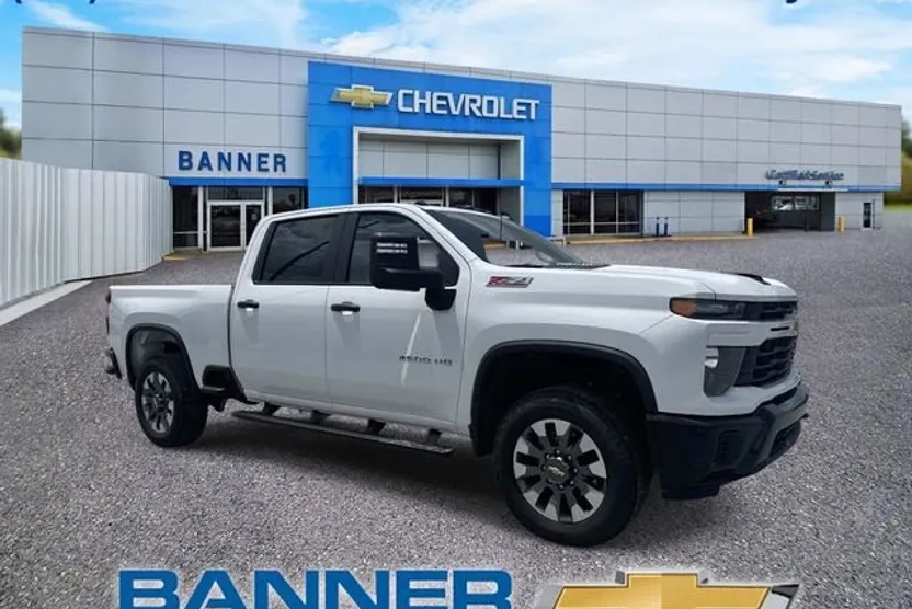 2025 Chevrolet Silverado 2500HD Custom photo 1