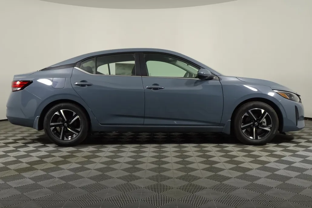 2025 Nissan Sentra SV photo 1