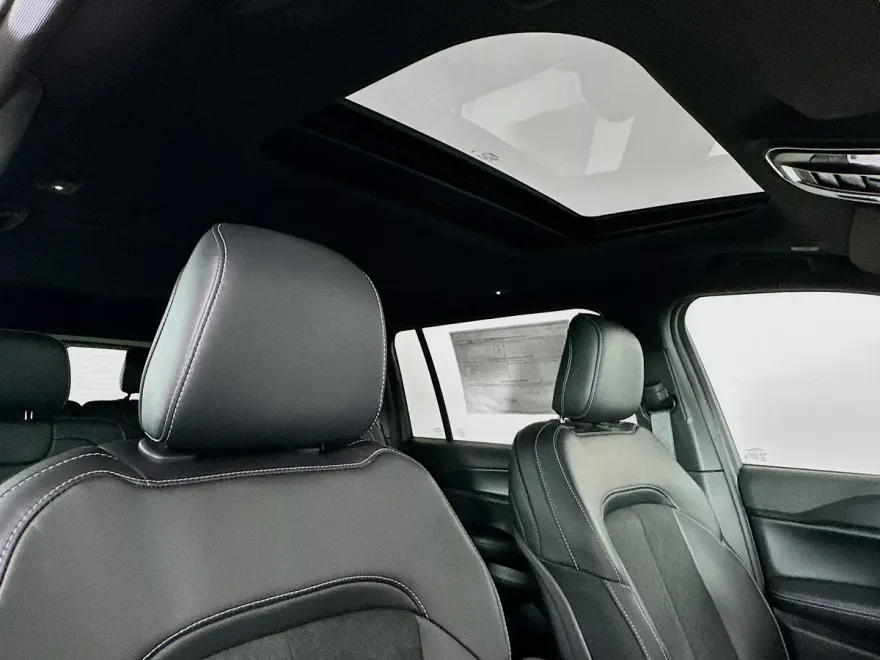 2025 Jeep Grand Cherokee Altitude X photo 14