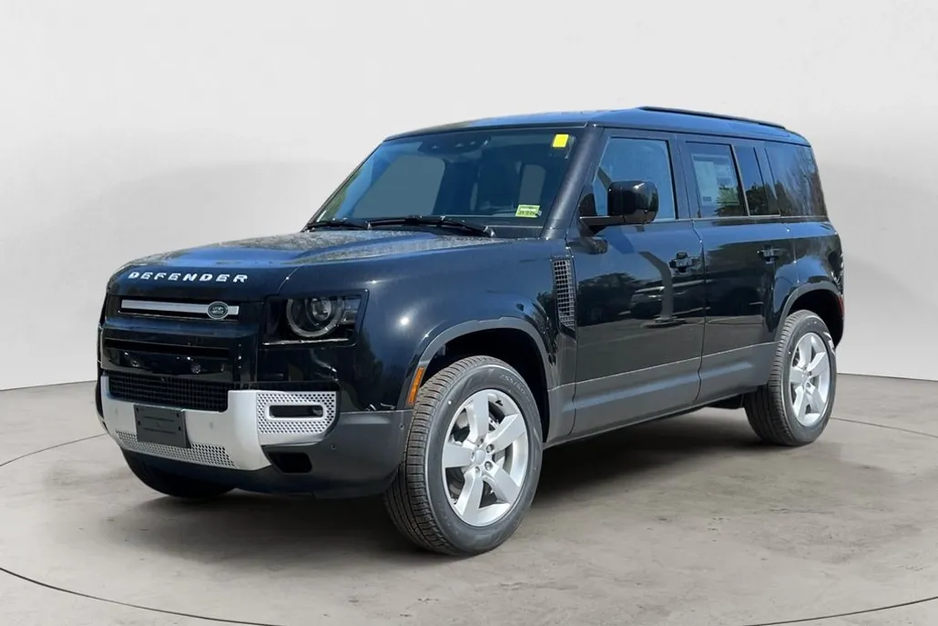 2025 Land Rover Defender 110 S photo 1