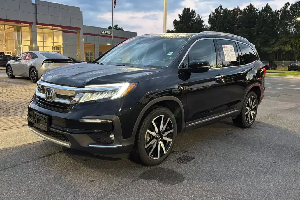 2022 Honda Pilot Touring photo 1