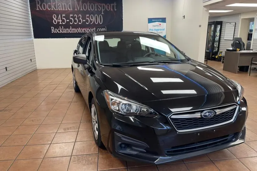 2017 Subaru Impreza 2.0i photo 1