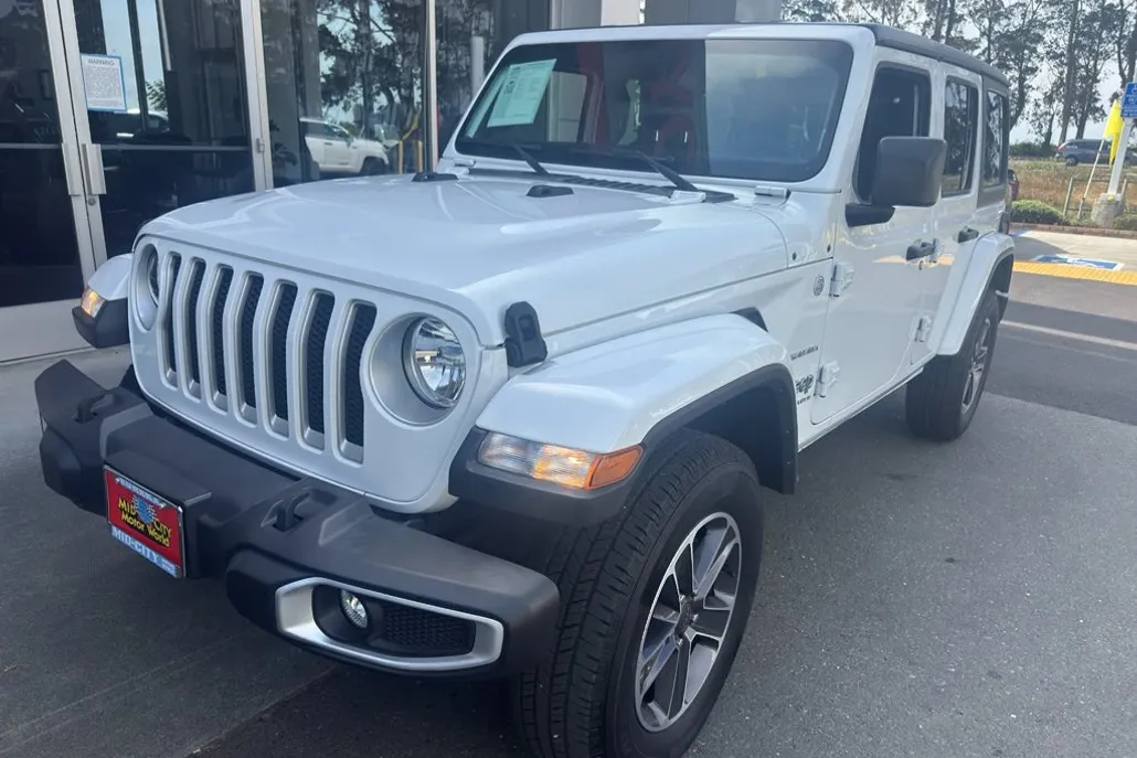 2023 Jeep Wrangler Sahara photo 1