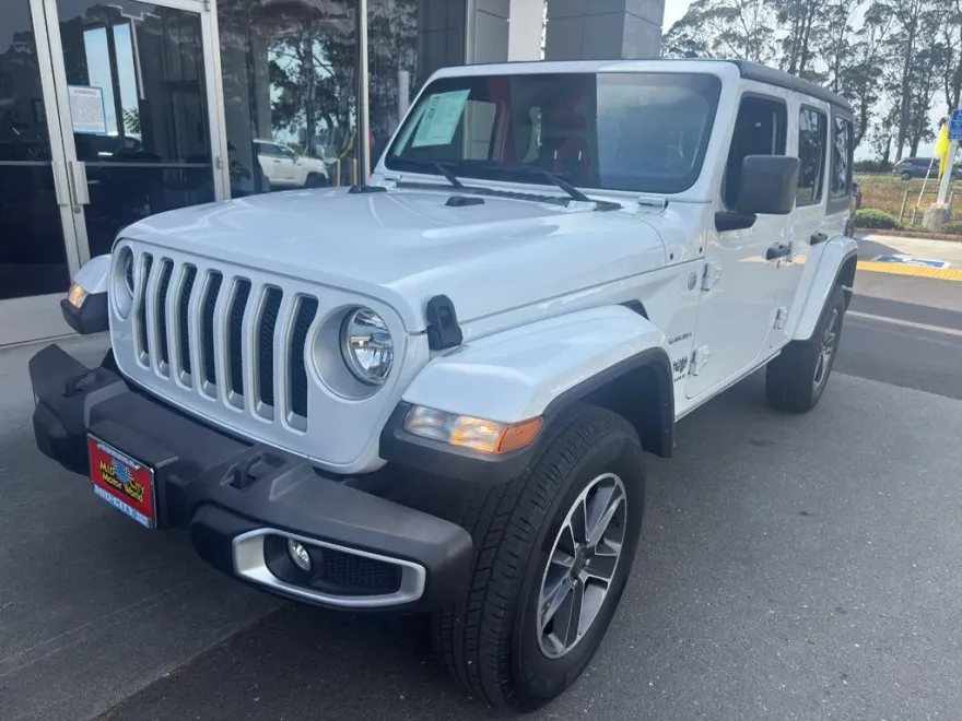 2023 Jeep Wrangler Sahara photo 1