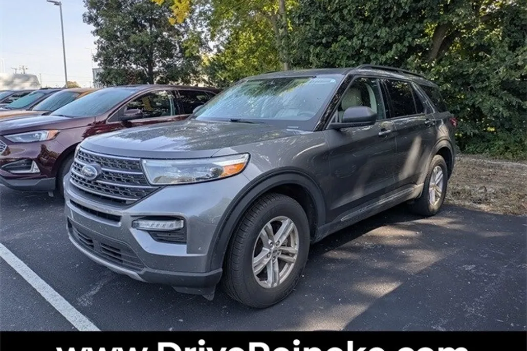 2022 Ford Explorer XLT photo 1