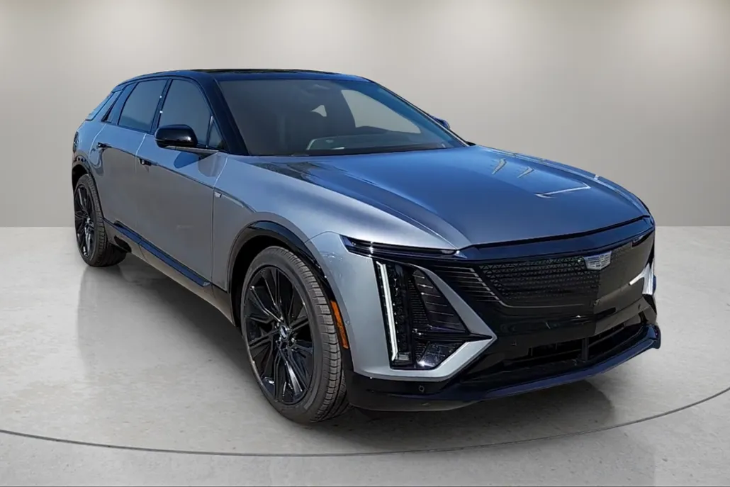 2025 Cadillac Lyriq Sport photo 1