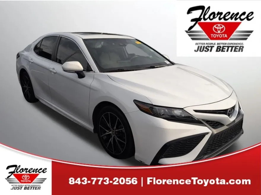 2021 Toyota Camry SE photo 1