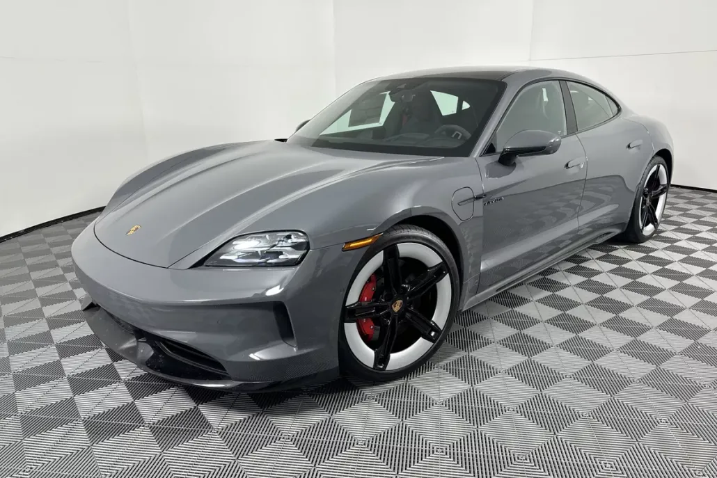 2025 Porsche Taycan GTS photo 1
